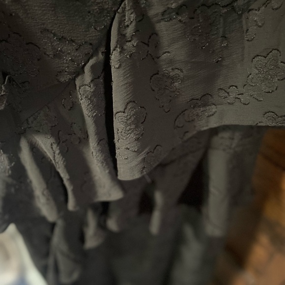 This dress is gorgeous! NWT size M ruffled layered dress - Picture 4 of 8